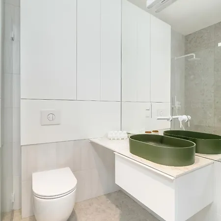 Stylish One-bedroom In By Renters