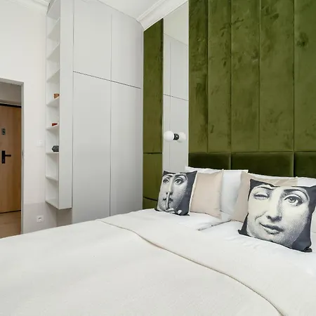 Stylish One-bedroom In By Renters Апартаменты *